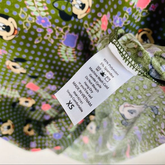 5 for $20 Lularoe Minnie Mouse Irma Shirt Size XS - Picture 5 of 5